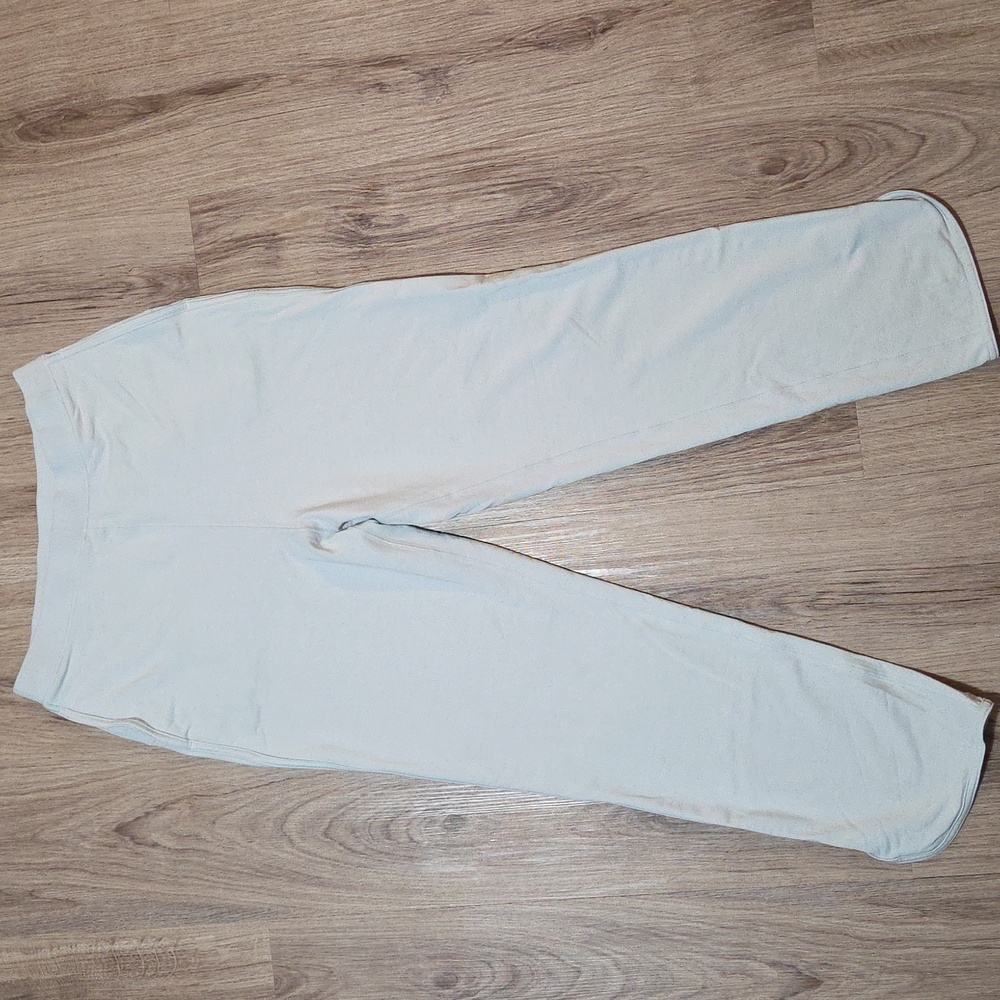 Lululemon Every Moment Pant *25.5" Vapor Size 6